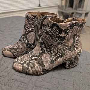 Stylish Black and Gray Ankle Booties with Textured Design